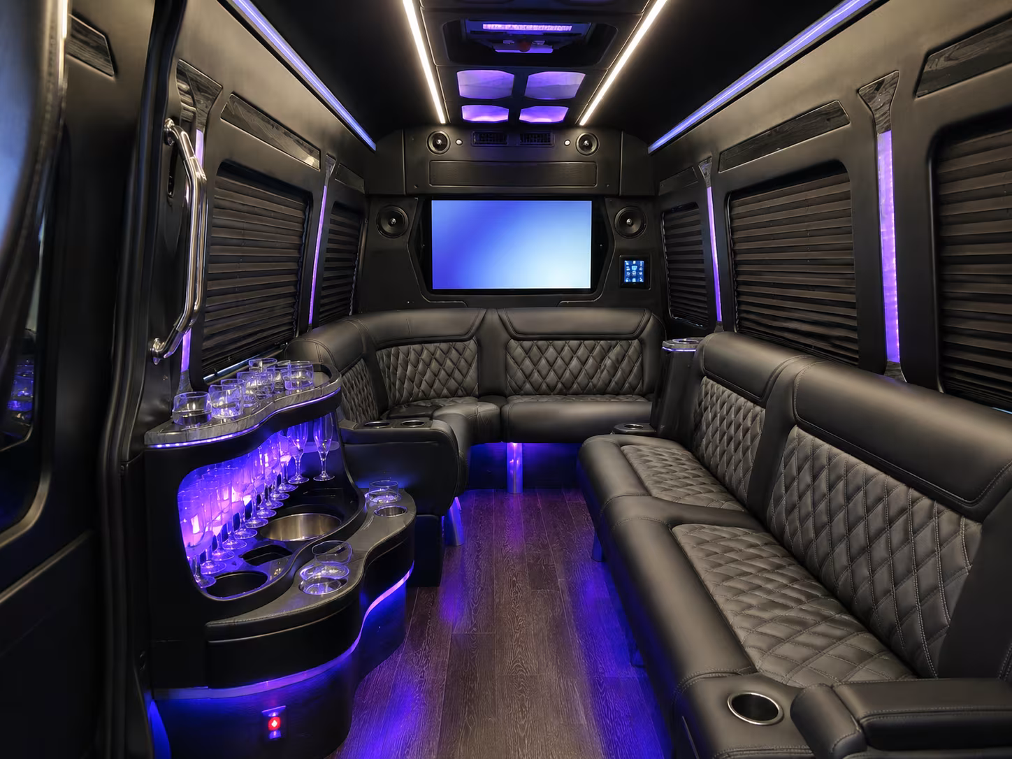 sanleandrocharterbuscompany com will help you set up recurring employee shuttle routes in san leandro